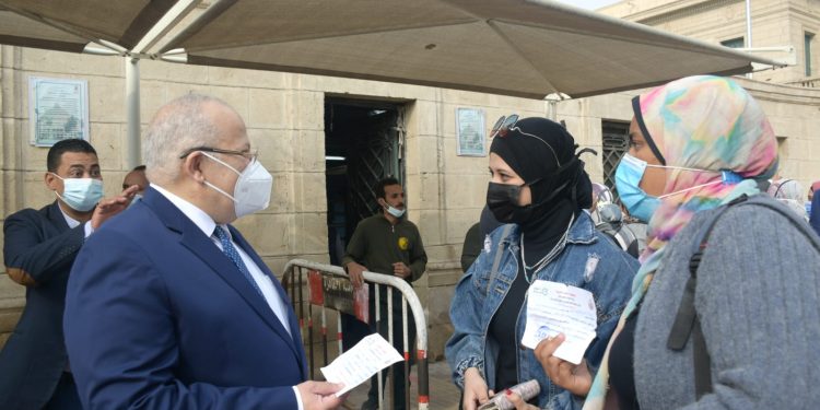 جامعة القاهرة تطبق قرارات مجلس الوزراء بعدم السماح بدخول الطلاب غير المطعمين