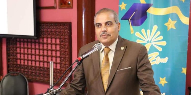 رئيس جامعة الأزهر يهنئ الدفعة 51 بكلية الطب بتخرجهم وانضمامهم إلى صفوف الجيش الأبيض