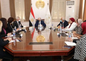 «التعليم» تدرس إقامة مدارس فرنسية جديدة في مصر