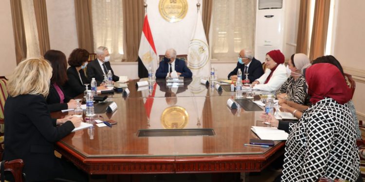 «التعليم» تدرس إقامة مدارس فرنسية جديدة في مصر