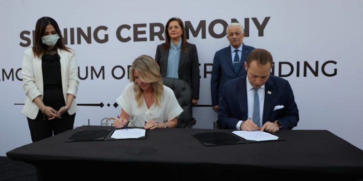 3 وزراء يشهدون توقيع بروتوكول تعاون لإثراء السوق بالمواهب فى تصنيع الذهب