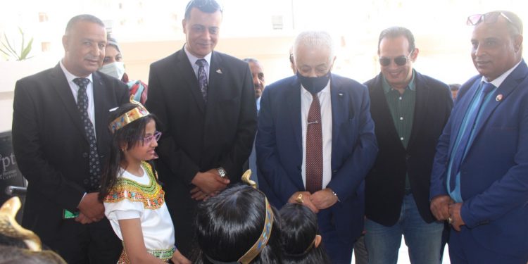 خلال زيارته للأقصر.. «شوقي» يوجه 10 رسائل للمعلمين وأولياء الأمور