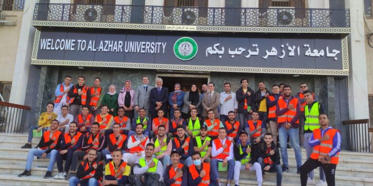 طلاب جامعة الأزهر يتصدون للمخدرات والادمان ويقومون بحملات توعية داخل الحرم الجامعي