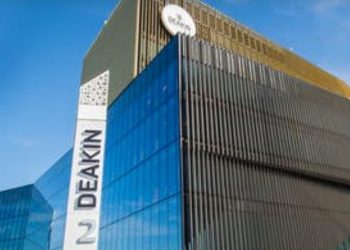 جامعة Deakin تعلن عن منح ماجستير في القانون
