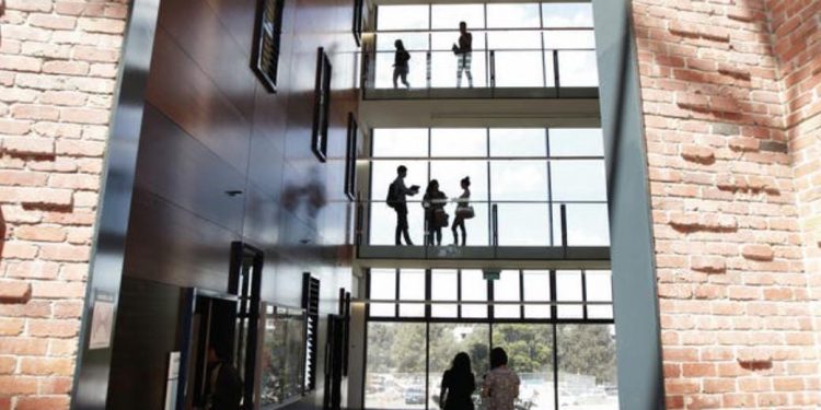 جامعة Shanghai Jiaotong تعلن عن منح دراسية في الصين لعام 2022