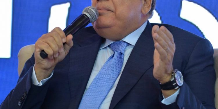 محمد أبو العينين: تحية من كل صناع مصر إلى طارق عامر محافظ البنك المركزي