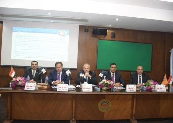 أبو العينين يقرر إطلاق مسابقة للتميز في الأبحاث العلمية بجامعة القاهرة