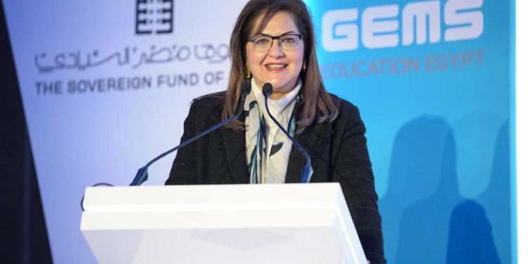 وضع حجر الأساس لمجموعة مدارس جديدة بالقرية الكونية