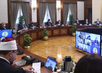 التنمية المحلية: التنسيق مع المحافظين لتوفير مخازن للتغذية المدرسية