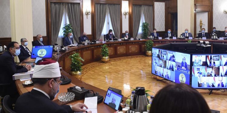 التنمية المحلية: التنسيق مع المحافظين لتوفير مخازن للتغذية المدرسية