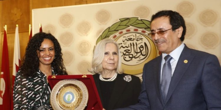 مؤسسة علمني تفوز بجائزة أفضل أداء خيري في الوطن العربي