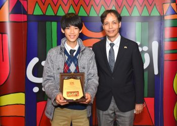 د حسين الزناتى وابنه حمد