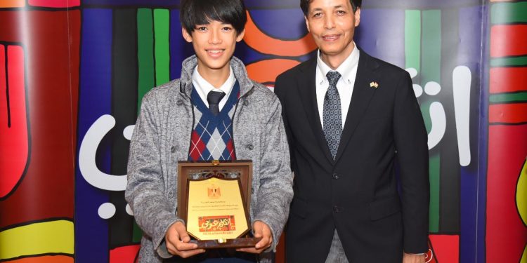 د حسين الزناتى وابنه حمد