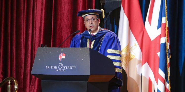 الأمير تشارلز يبعث رسالة تهنئة بمناسبة تنصيب الدكتور محمد لطفي رئيسًا للجامعة البريطانية في مصر