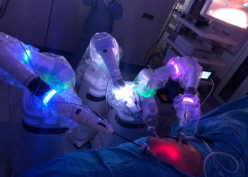 ٢٥ جراحة روبوتية ناجحة بمستشفى جامعة عين شمس التخصصي 