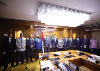 وزير التعليم العالي يعلن بدء التقديم للاشتراك في مشروع التأمين الطبي بصندوق رعاية أعضاء هيئة التدريس ومعاونيهم