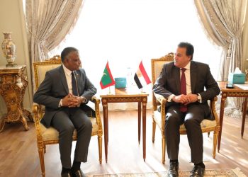وزير التعليم العالي يلتقي نظيره المالديفي لبحث سُبل التعاون العلمي والثقافي