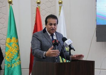 بحوث الفلزات في 2021 ينجح في إنتاج بوابة تعقيم ذاتى متكاملة مصرية وكمامة قابلة لإعادة الاستخدام