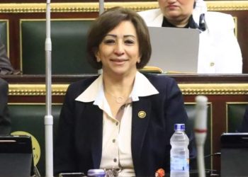 نائبة تطالب بوضع استراتيجية لتطوير التعليم وإجراء حوار مجتمعي حولها