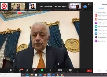 «شوقي» يشارك في فعاليات مؤتمر التعليم الافتراضي للجامعات 195 الدولي