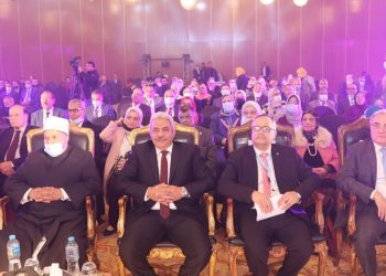 رئيس جامعة الأزهر يشيد بجهود الجيش الأبيض خلال افتتاح المؤتمر الدولي الثاني لكليات الطب