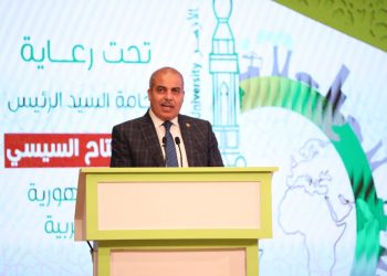 رئيس جامعة الأزهر: التضامن الإنساني الحل الأمثل للتعامل مع الأزمة الراهنة