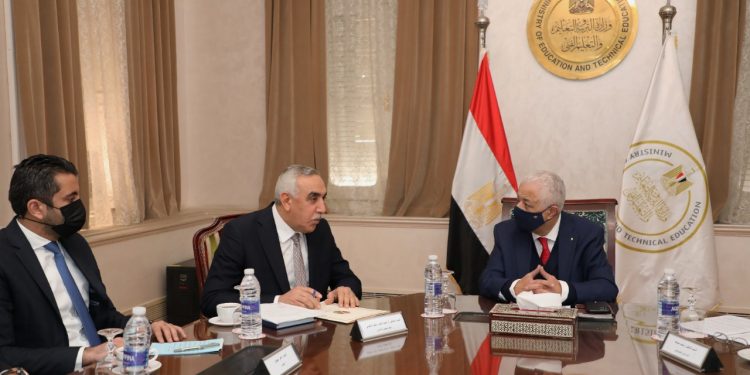 «شوقي» يلتقى سفير العراق بالقاهرة لبحث سبل التعاون فى مجال التعليم قبل الجامعى