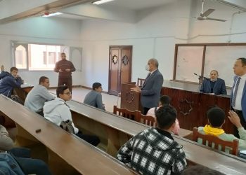 رئيس جامعة الأزهر يتابع انتظام العملية التعليمية بكلية أصول الدين