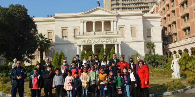 “التعليم” تنظم رحلة مجانية للطلاب الوافدين