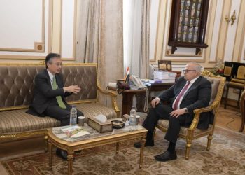 رئيس جامعة القاهرة يبحث مع سفير اليابان تعزيز التعاون مع الجامعات اليابانية