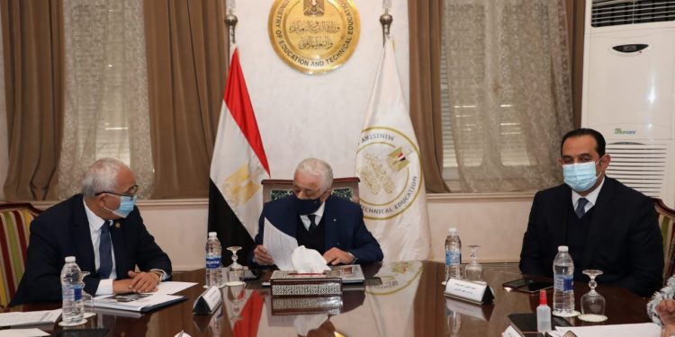 وزير التربية والتعليم يتابع تنفيذ مشروعات الوزارة ضمن مبادرة "حياة كريمة"