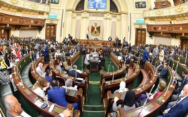 ن برلماني يصدم الحكومة بسؤال عن قانون التعليم والدين المسيحي.. والرد: ٤ آلاف معلم