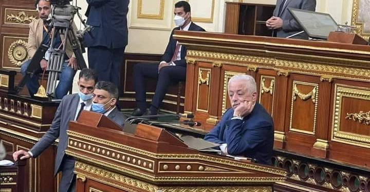 رئيس تعليم البرلمان: التعديل المقدم من الحكومة لا يعالج قضية الغياب