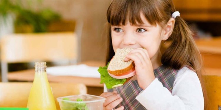 مؤسس أمهات مصر تطرح موضوع "الأكل الصحي" للنقاش بين أولياء الأمور