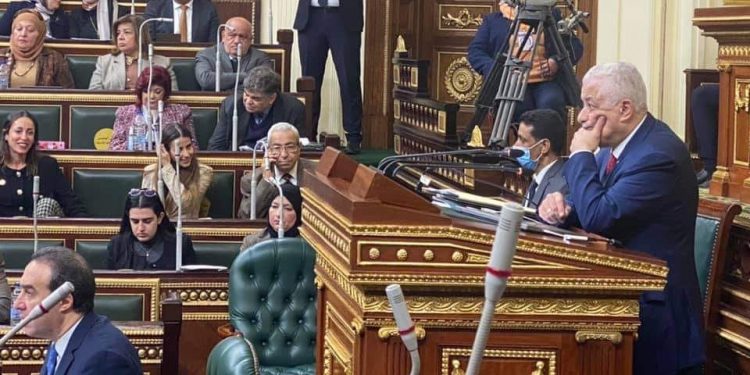 نائبة تطالب بوضع استراتيجية لتطوير التعليم وإجراء حوار مجتمعي حولها