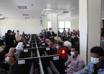 وزير التعليم العالي يفتتح المبنى الإداري الجديد بجامعة أسوان