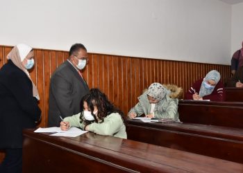 جامعة عين شمس: لن يتم السماح بدخول الامتحانات لمن لم يتلق التطعيم