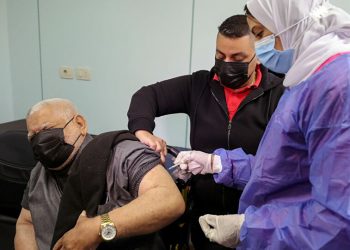  الصحة توجه نصائح للتعامل مع أعراض اشتباه الإصابة بـ “كورونا”