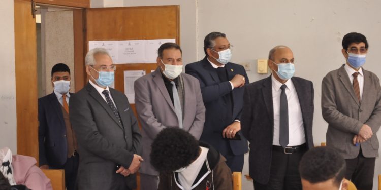 جولة  لـ”رئيس جامعة المنيا” للجان امتحانات الفصل الدراسي الأول