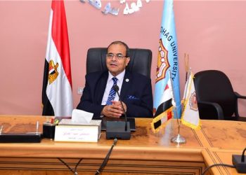 الدكتور مصطفى عبدالخالق رئيس جامعة سوهاج