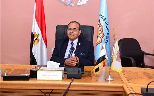 الدكتور مصطفى عبدالخالق رئيس جامعة سوهاج