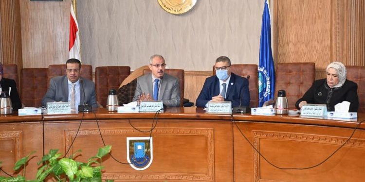 مجلس عمداء طارئ بجامعة قناة السويس لمواجهة متحور “أوميكرون”
