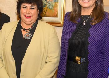 وزيرتا الهجرة والثقافة تتفقان على إمداد مدرسة "نجيب محفوظ" المصرية بإيطاليا بإصدارات عنه