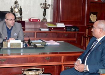 محافظ بني سويف يتابع مع مسؤولى التعليم استعدادات امتحانات منتصف العام