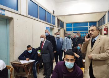 نائب رئيس جامعة الزقازيق يتفقد سير امتحانات الفصل الدراسي الأول