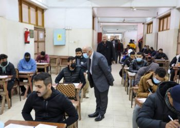 نائب رئيس جامعة الزقازيق يتفقد أعمال امتحانات الفصل الدراسي الاول