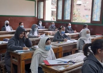 أمهات مصر: امتحان الجبر والهندسة الفراغية فوق المتوسط وتضمن أسئلة صعبة 