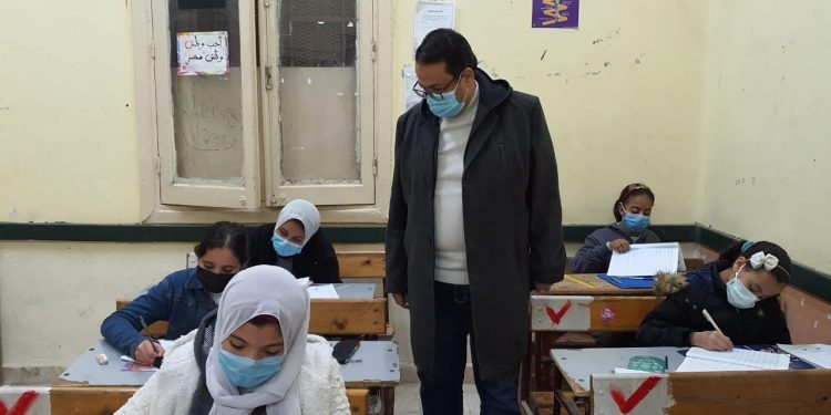 أمهات مصر: فيزياء الأول الثانوي "صعب ويحتاج وقت" وسهولة الفلسفة