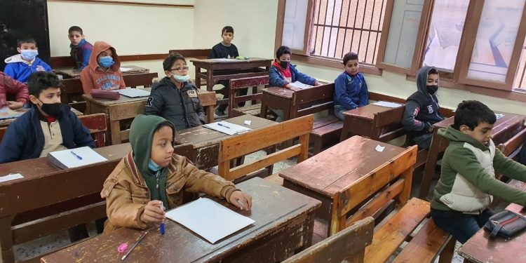 أمهات مصر: تباين الآراء حول مستوى امتحان الدراسات ولا شكاوى من الـ ICT للرابع الإبتدائي