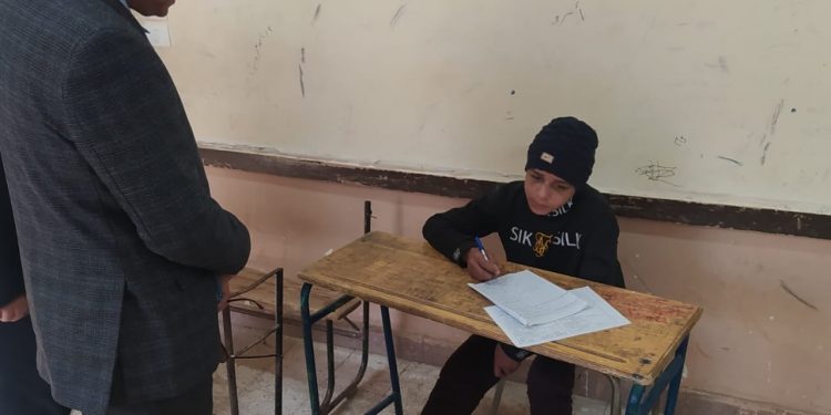 "تعليم الجيزة" تحذر الطلاب من اصطحاب الموبايل بالامتحانات